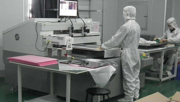 玻璃切割機操作者應熟悉設備的性能和結構 玻璃切割機操作者應熟悉設備的性能和結構